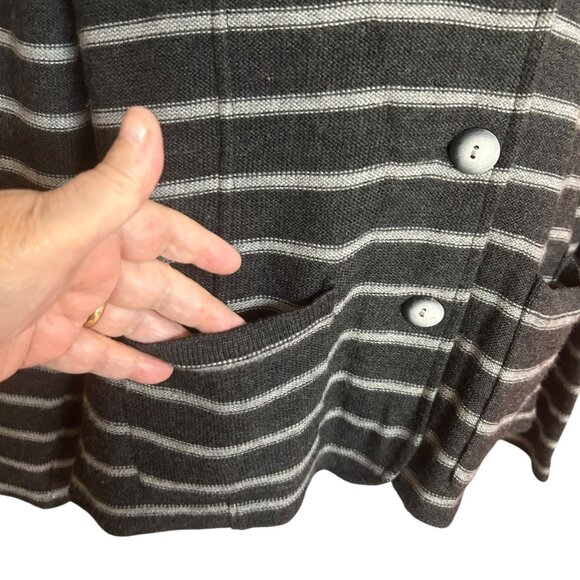 Tahari Gray on Gray Button Front Merino Wool Blend Slouchy Blazer Size L - Picture 4 of 6